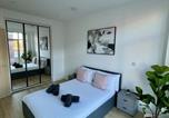 Location vacances  Royaume-Uni - New Modern One-Bedroom Flat in Chertsey-4