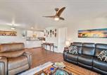 Location vacances Chehalis - Spacious Retreat with Hot Tub Patio & King Bed-4