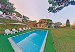 Location vacances Arenys De Mar - Premium Habitat Les Villes-2