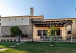 Location vacances Figueres - Ermita de Santa Llúcia - Casa rural histórica-2