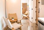 Location vacances San Francisco - Longboard Studio and Funboard Room includes King Bed and Kitchenette plus King Murphy and Mini Kitchenette-3