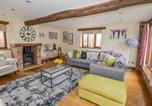 Location vacances  Gare de Redditch - The Stables-4