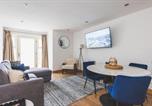 Location vacances Hounslow - Elegant 1bdr Flat with Private Patio-1