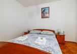 Location vacances Senj - Awesome Apartment In Senj With House Sea View-4