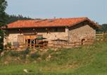 Location vacances  Loire - Écogîte confortable proche St-Etienne et Lyon - Fr-1-496-190-2