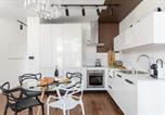 Hôtel 텔아비브 - Carmelmarket Luxury One Bedroom Apt By Localz-1