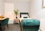 Location vacances  Gare de Swansea - Casa Ysgol Corner Cozy & Modern 2-Bed Ground-Floor Apartment Free Parking & Fast Wifi-3
