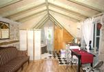 Location vacances Vis - Traditional house with two apartments, cleaning included-1