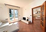 Location vacances  Province de Forlì-Césène - Cn034 - Cesenatico, ampio trilocale con balcone a 100mt dal mare-1