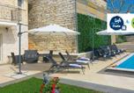 Location vacances  Pazin - Villa Patrick by Villas Holiday-1
