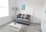 Location vacances Trearddur - Port Apartment 2-1