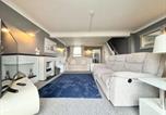 Location vacances Penzance - Sea Dreamzzz A Spacious Seafront Home in Penzance-1