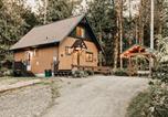 Location vacances Chilliwack - Silver Lake Cabin #67 - Hot Tub - Pets Ok - Wi-Fi-1
