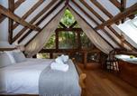 Location vacances  Gare d'Hereford - Treehouse Cottage Spa Retreat-1