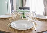 Location vacances  Marne - Appartement Chic à Reims, Wi-Fi Gratuit - Fr-1-870-22-2