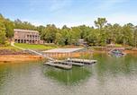 Location vacances Jasper - Arches - Artisan Home On The Main Body Of The Lake, 2 Covered Boat Slips-1