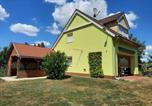 Location vacances Balatonkeresztúr - Holiday home in Balatonbereny 34653-4