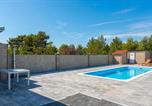 Location vacances  Benkovac - Awesome Home In Polaca-1