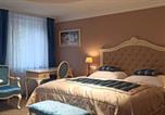 Hôtel Geisingen - Hotel Waldblick Bsr Garten mit Pavillons im Schwarzwald, ideal für Paare, Familien, Hunde-1