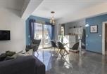 Location vacances Athènes - Modern Renovated Apartment in Metaksourgio-1