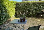Location vacances Dives-sur-Mer - Appartement T2 avec Jardin, Proche Plage et Centre, Parking Privé, Animaux Acceptés, Wi-Fi Gratuit - Fr-1-487-342-3