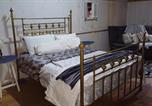 Location vacances Kempton Park - Wooden Creek Estate Backpackers-1