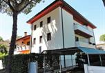 Location vacances  Ville métropolitaine de Venise - Apartments in Bibione 24609-1