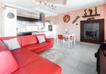 Location vacances Penne - 3 Bedroom Awesome Home In Villa Celiera-4