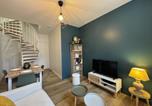 Location vacances  Sarthe - Le Grand Victor - Place de la Republique - 7 pers-2