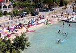 Location vacances Okrug - Apartments with parking space Mavarstica, Ciovo - 17821-4