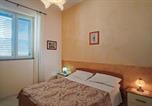 Location vacances Troina - Awesome Apartment In Acquedolci With Wifi-3