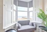 Location vacances  Gare de Sunderland - 5 Roker Terrace - The Adelaide Sea View Apartment 1st Floor-1