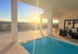 Location vacances Fátima - Vila Pombal Tomar - Luxury Apartment with private pool and Castle View-2