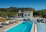 Location vacances Solin - Countryside Retreat Villa with Pool,Jaccuzi-3