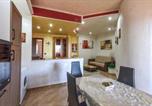 Location vacances  Province de Vibo-Valentia - Stunning Apartment In Limbadi With Wifi-2