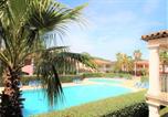 Location vacances Grimaud - Grileg- Pour des vacances idéales en famille ! T2 cabine dans résidence avec piscine chauffée-2