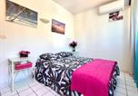 Location vacances  Embarquement pour &quote;Le Toumelin&quote; - Appartement F3 Vue Marina Les Trois-Ilets - Fr-1-765-36-3