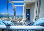 Location vacances Vieille ville d’Acre - Authentic Beachfront Apartment-2