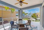 Location vacances  Parc national des Everglades - Canal-front, family-friendly home w/ soaking tub, dock access & water view-2