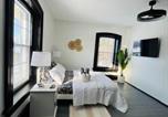 Location vacances London - Charming Farmhouse Meets Modern Living-3
