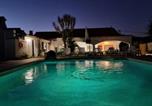 Location vacances  Salir - Casa Alcaria-2