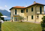 Location vacances  Province de Varèse - Holiday Home in Porto Valtravaglia for 8-1