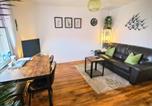 Location vacances Prestatyn - Vale View Apartment, Prestatyn, North Wales - a stylish, dog-friendly holiday let just a 5 min walk to beach & town!-1