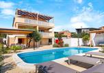 Location vacances Posedarje - Beautiful Home In Posedarje With Wifi-1