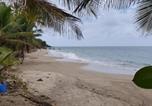 Location vacances  Palm Island ou Ile Prune - Emmanuel's Country Villa with private yard-3