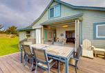 Location vacances Upper Lake - Oceanfront Elk Cottage - Deck Views & 7 Acres-4