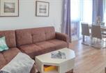 Location vacances  Gare de Greifswald - Nice Home In Behrenhoff With Kitchen-4