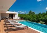 Location vacances Kršan - Magnificent Istria Villa Villa Green Oasis 4 Bedrooms Heated Pool-2
