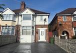 Location vacances  Gare de Dorridge - Spacious 4-Bedrooms Solihull Home ideal for Contractors-1