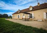 Location vacances  Indre - Maison de vacances en Brenne avec piscine partagée, grand jardin et tout confort inclus - Fr-1-591-329-1